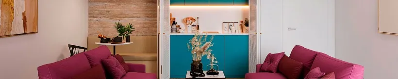 заказать-дизайн-проект-красивая-гостиная-с-яркой-мини-кухней-квартира-жк-маяк-бюро-архоснова-01.jpg